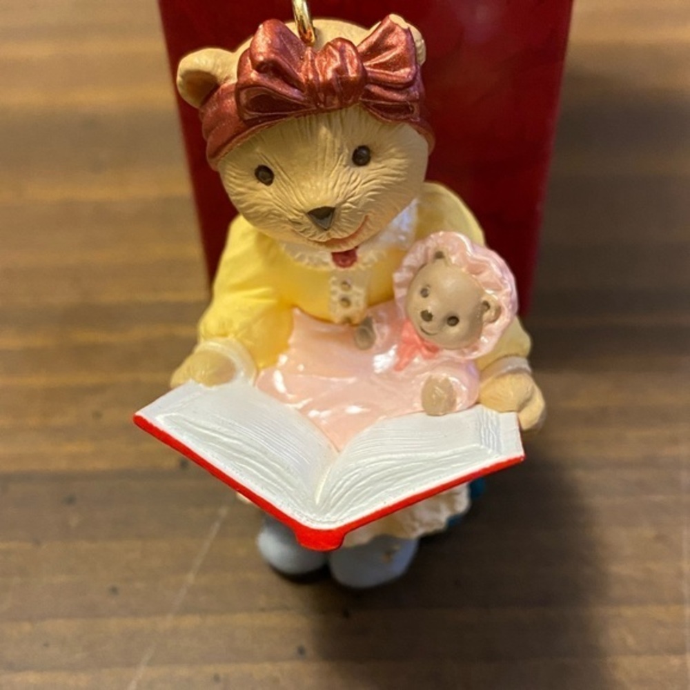 Vintage Hallmark Handcrafted 1993 Ornament The Bearingers Bearnadette
